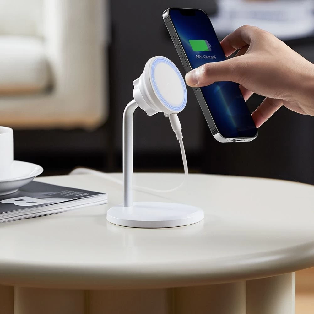 Wireless chargers  ESR HALOLOCK SHIFT MAGNETIC MAGSAFE WIRELESS CHARGER white