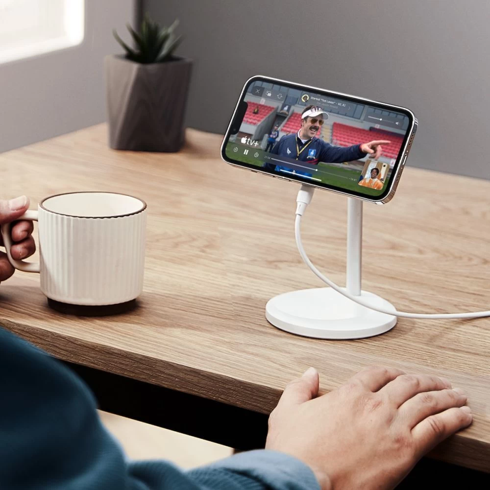 Wireless chargers  ESR HALOLOCK SHIFT MAGNETIC MAGSAFE WIRELESS CHARGER white