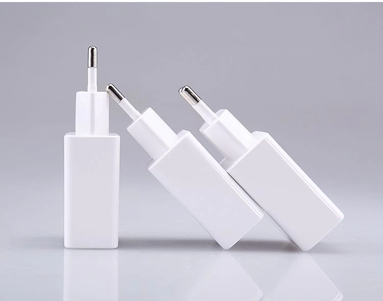 Aксессуары Кабель передачи данных AC Adapter Universal EU  белый